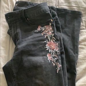 White House Black Market Embroidered Jeans 8L